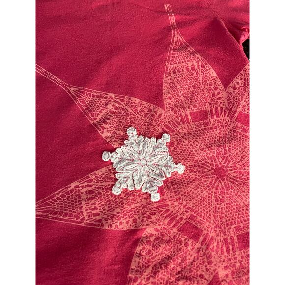 L.L. Bean Snowflake long sleeve top - Picture 2 of 4